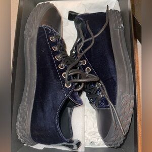 Giuseppe Zanotti Blabber Men’s Low Top Sneaker in Navy Blue and Black